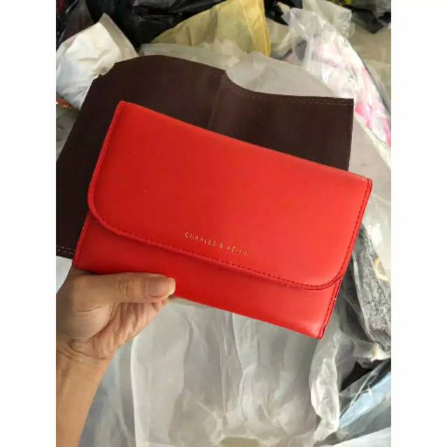Dompet charles n keith