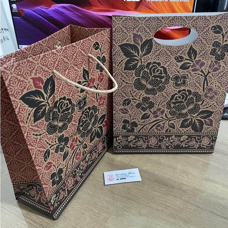 

OKEY Paperbag Batik / Tas Paper Bag Kraft / Goodie Bag Untuk Kado Bingkisan
