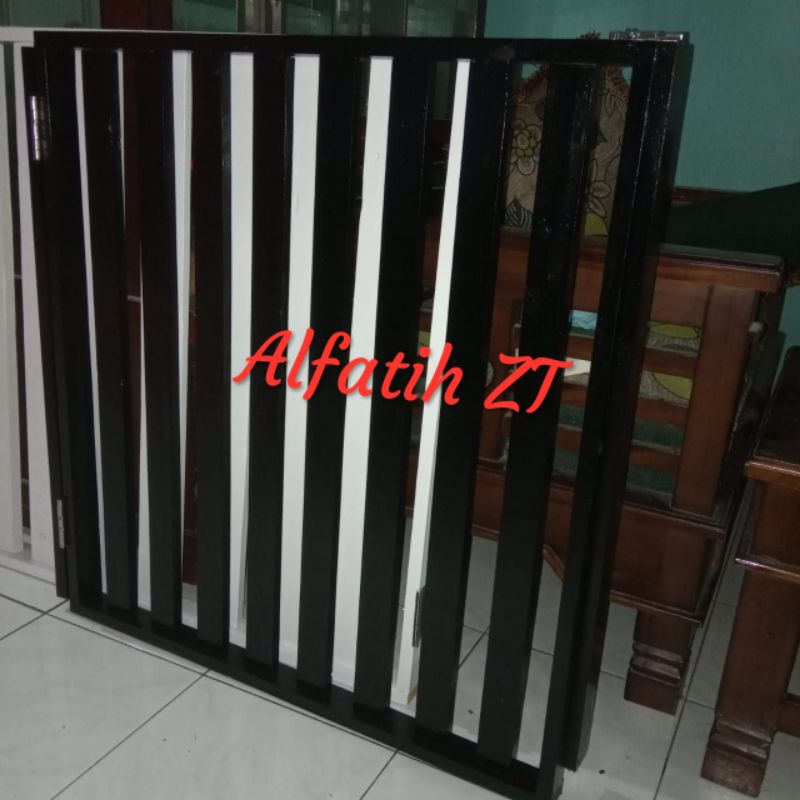 pagar pembatas warna hitam pagar pembatas tangga baby safety gate pagar pengaman bayi pintu pengaman