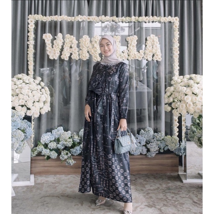 Semesta Dress Navy Vanilla Hijab