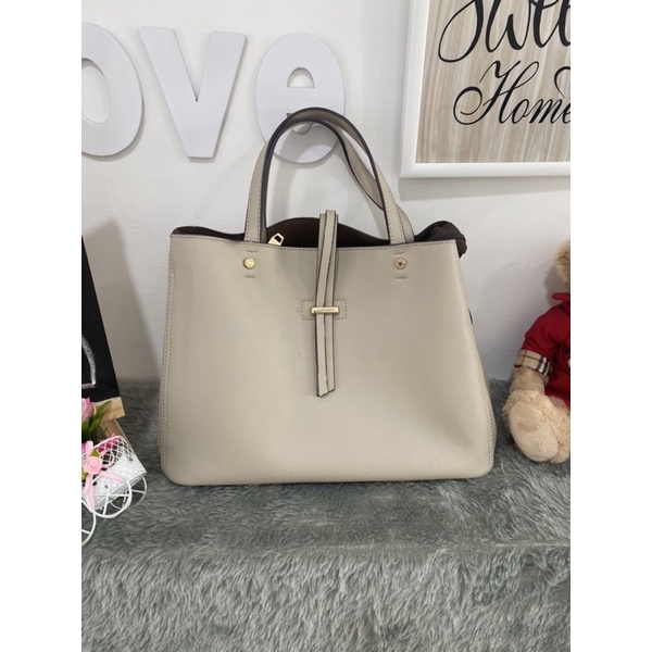 Preloved Tas Branded Wanita warna Moka Handbag Tas Selempang HUSH PUPPIES