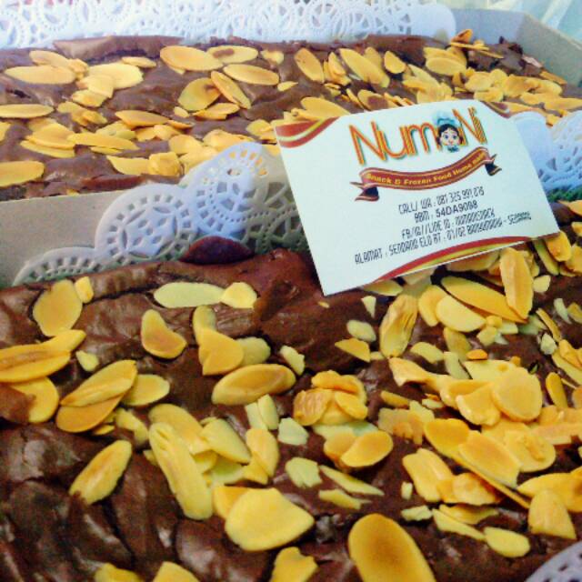 

Fudgy brownies almond