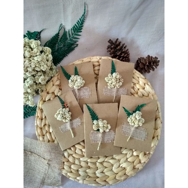kartu ucapan vintage kertas kraft bunga kering dalam polos tali goni estetik