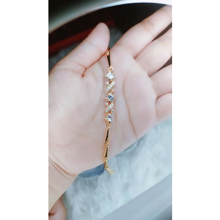 gelang rantai xuping dengan batu zircon