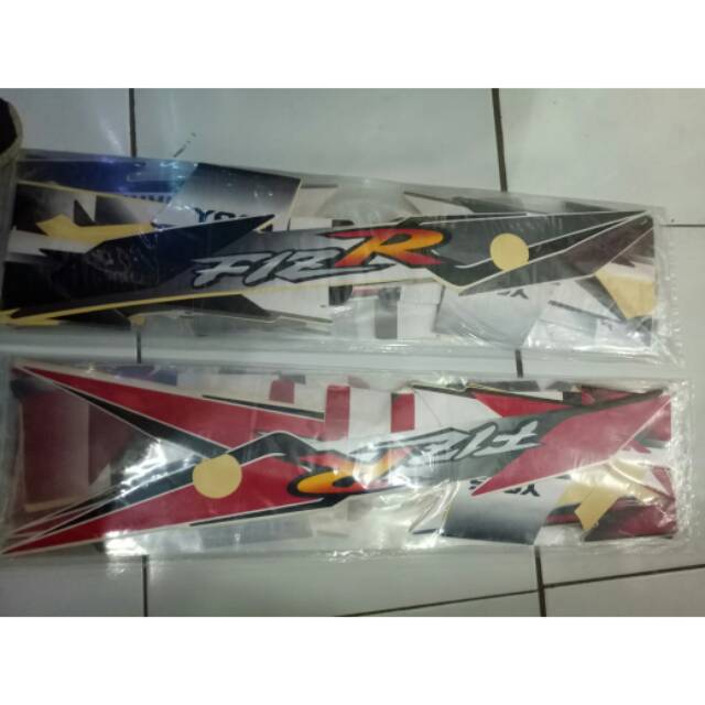 Striping/Sticker Body Motor FIZ R 2002