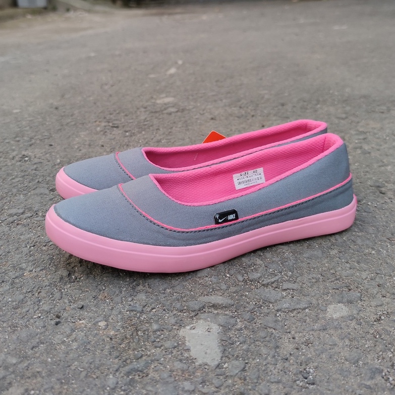 SEPATU SLIP ON WANITA TERBARU 05 ABU PINK.SEPATU HIJABERS.SEPATU KERJA.SEPATU WANITA