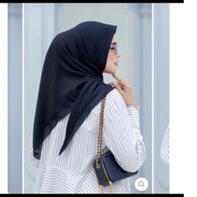EVERYDAY TAPIS EMBOSSED NAVY BUTTONSCARVES