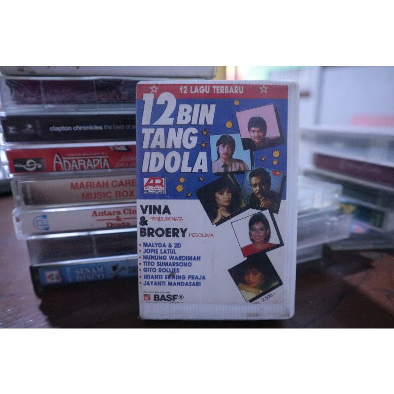 kaset 12 bintang idola