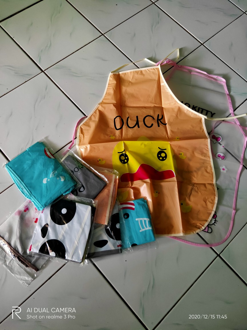 Celemek Masak Anti Air Karakter Hello Kitty Kelinci Panda Bebek Gajah Lebah