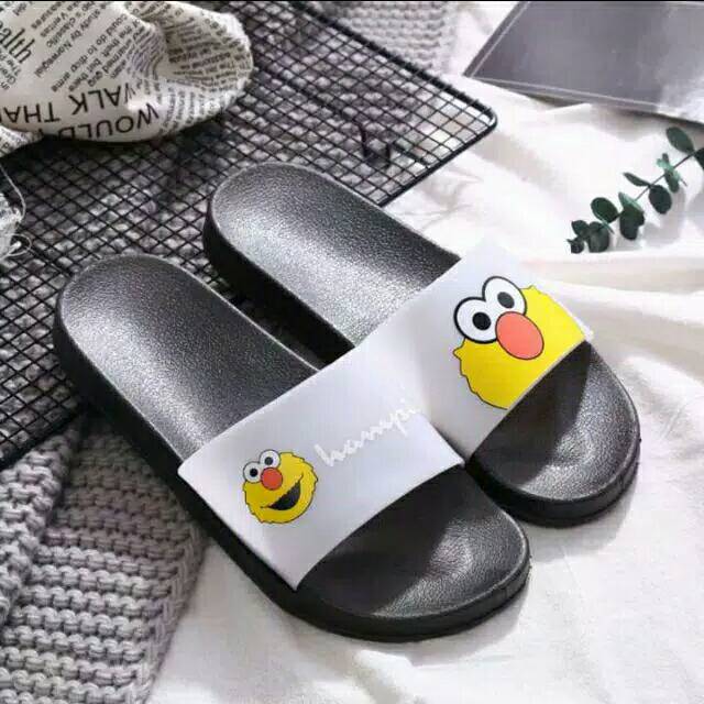 SENDAL ELMO HITAM POLOS 36-40