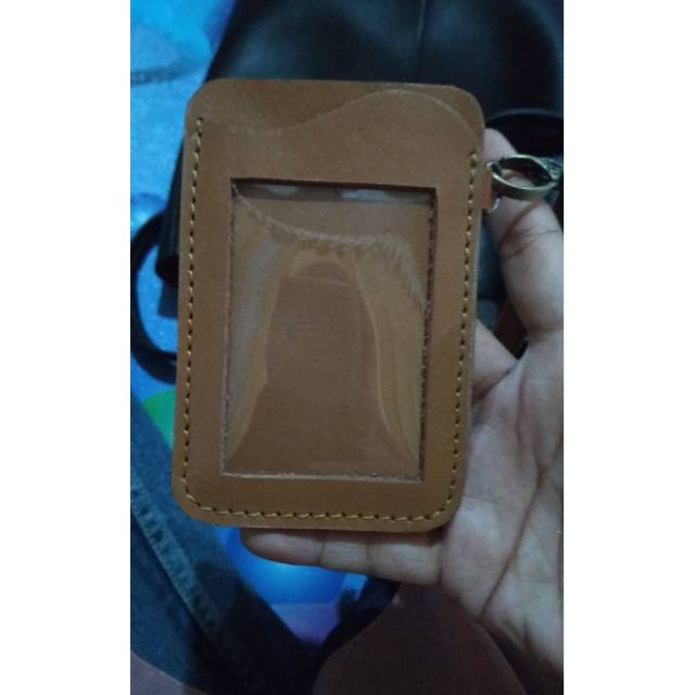 

Name tag kulit Asli