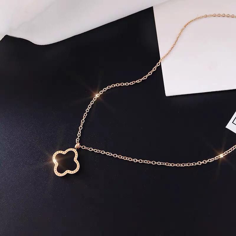 Kalung Titanium Lv Model Wanita Korea Anti Karatan