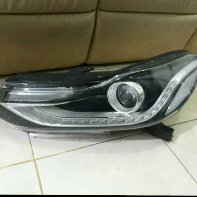 Headlamp lampu depan chevrolet trax
