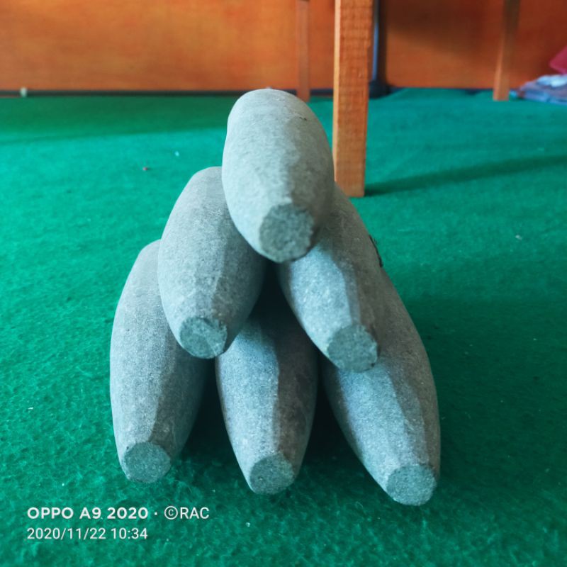 Anak lesung batu lancip