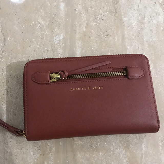 Dompet Charles n Keith