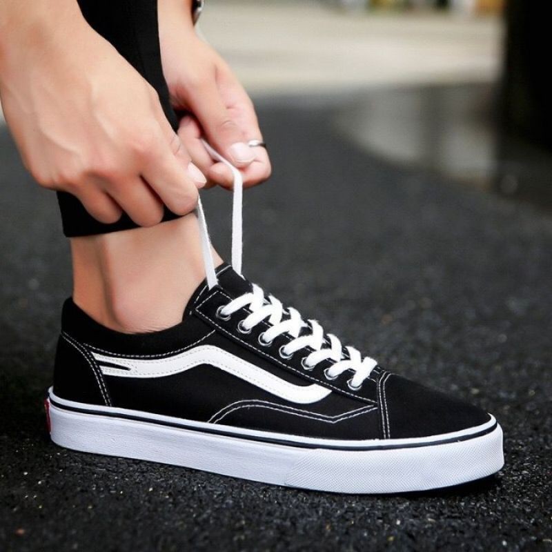 Sepatu pria Fans  running black