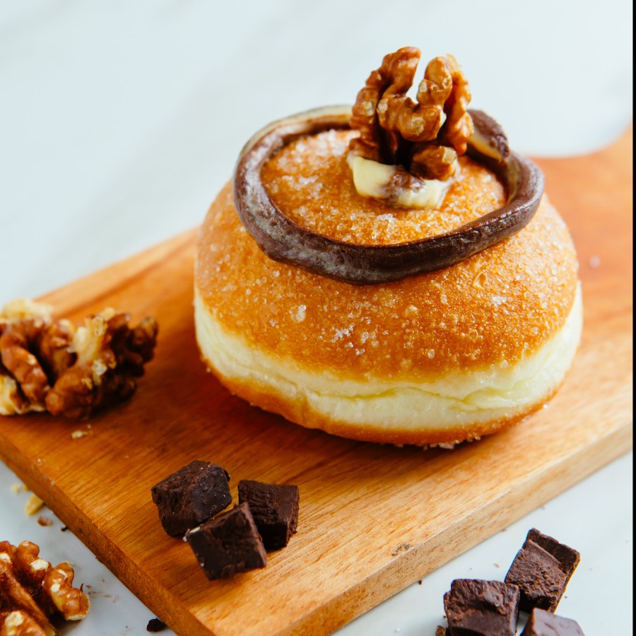 

Black and White Bombolone