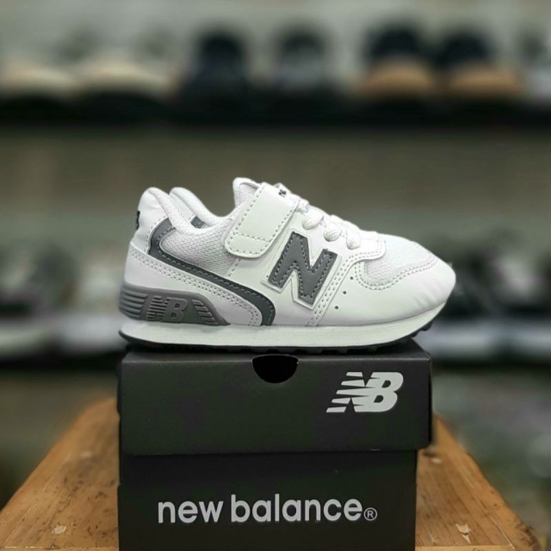 SNEAKERS SEPATU ANAK LAKI PEREMPUAN PEREKAT TALI IMPORT