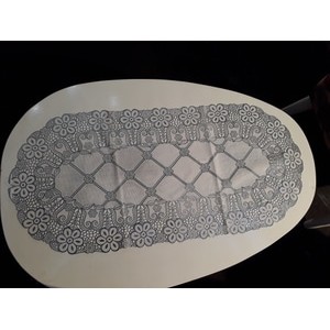 Taplak meja tamu oval