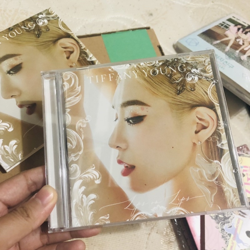 SNSD TIFFANY YOUNG Lips On Lips