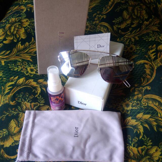 Kacamata Dior