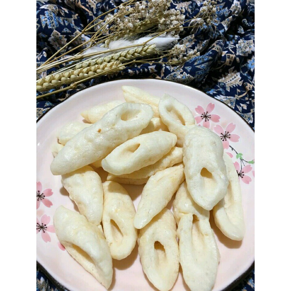 

KERUPUK BUNCIS DARI IKAN TENGGIRI