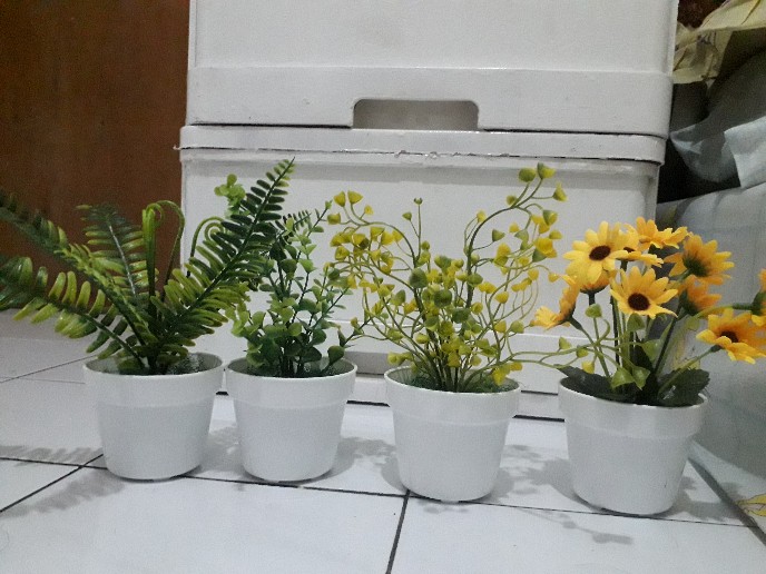 Set Pot + Bunga Hias Rumput Bunga Palsu Bunga Plastik Rumput Artifisial  Hiasan Rumah Shabby Lover
