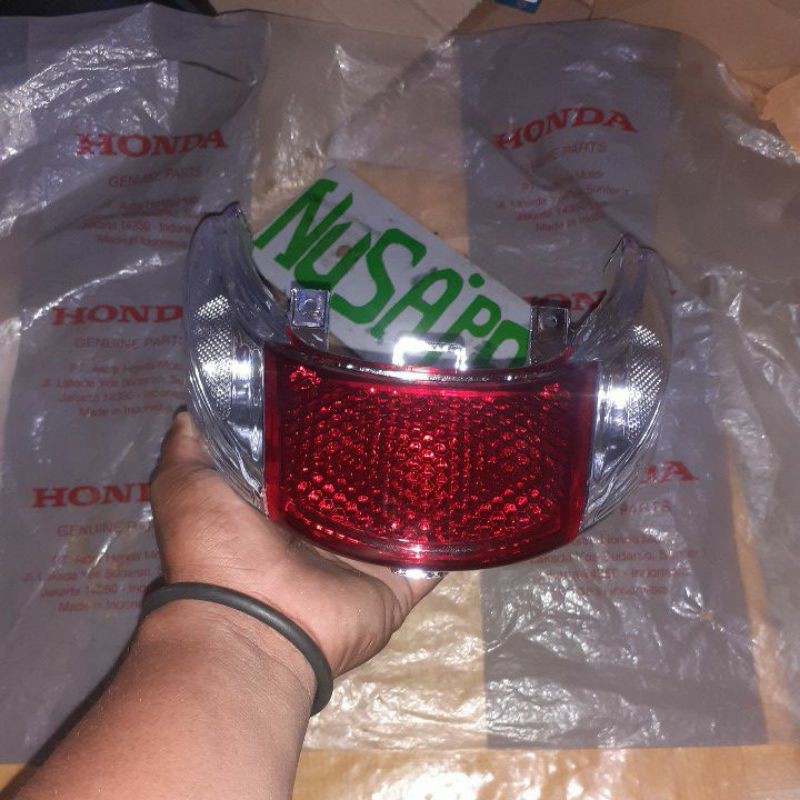 Reflektor lampu stop belakang vario 110 karbu/lama