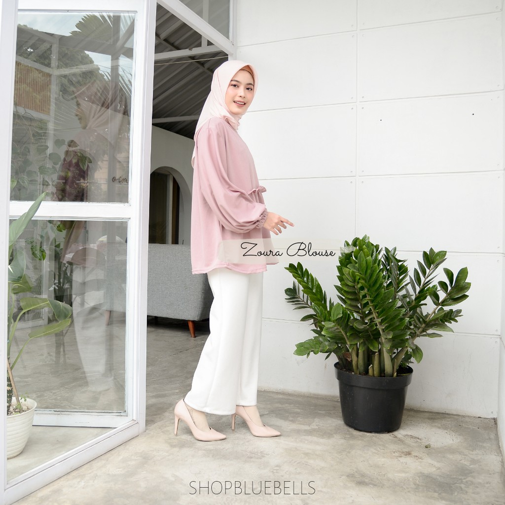 Zoura Ruffle Blouse - Atasan rempel lengan balon