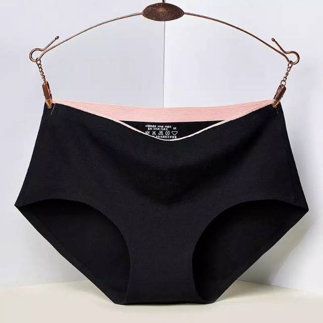 Celana Dalam Brief Wanita dengan Bahan Katun Halus Seamless 33684 SOFIE L/XL / CD Seemless Wanita