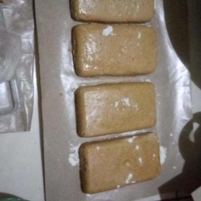 

Makanan khas betawi geplak keju