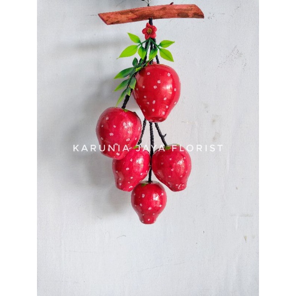 Buah hias (buah-buahan hiasan tempel dinding)