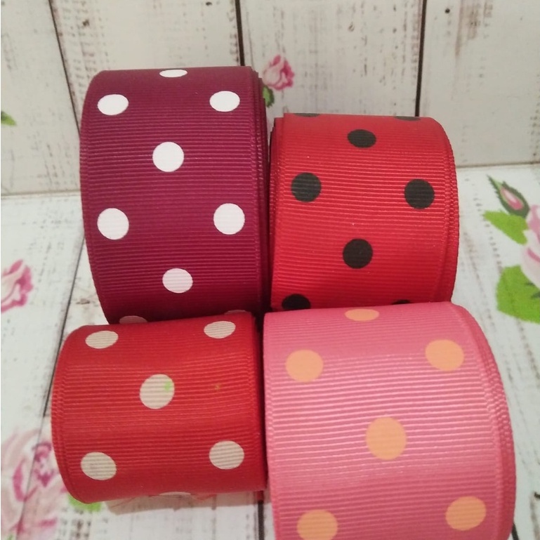 

GM RB30 (PER yard) PITA GROSSGRAIN 4cm MOTIF POLKADOT MERAH