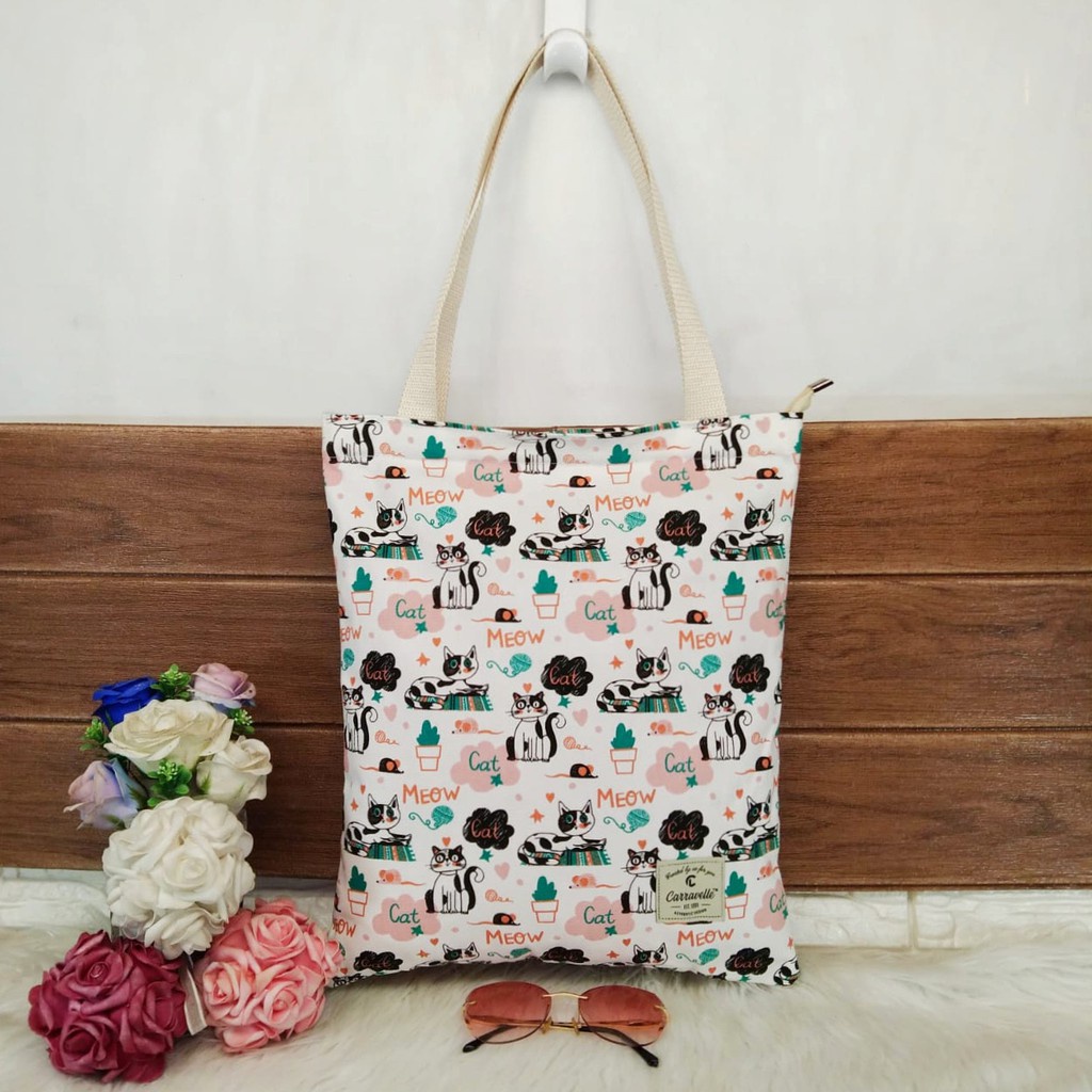 TOTEBAG KANVAS MOTIF KEKINIAN- RESLETING/ TAS BAHU WANITA TAS JINJING /TAS CEWE/ TOTEBAG PRIA WANITA/ TAS TRAVELLING/ TAS SEKOLAH TERLARIS/ TAS KULIAH/ TAS KANVAS MOTIF KEKINIAN/TOTEBAG MURAH BERKUALITAS/TOTEBAG KPOP/TAS  FASHION