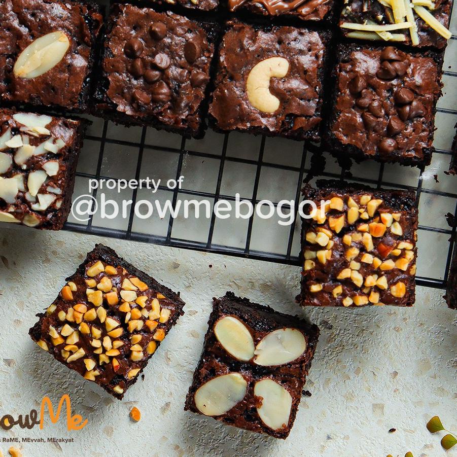 

「Hyper Mall S08」 BrowMe Bogor Brownies Sekat raMe Mevvah Merakyat Ukuran Box Large 20x20 Cm !!