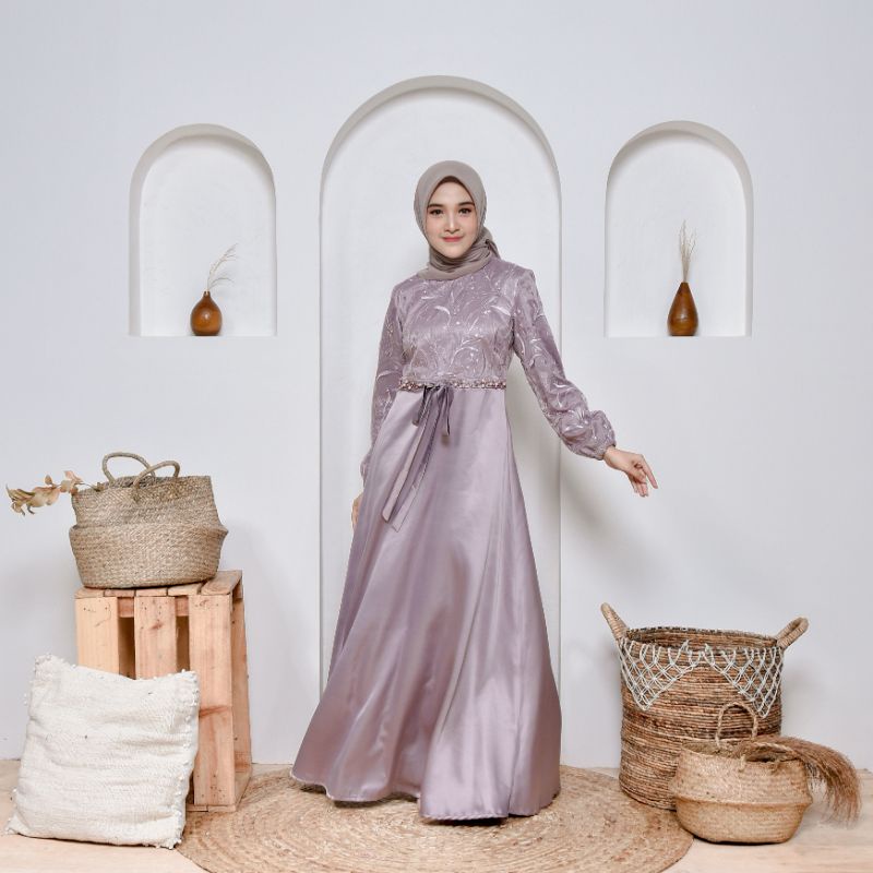 KATALYA DRESS YOUNGLADY OUTFIT dres kondangan gaun akad simple gaun wedding pernikahan baju muslim putih gaun lamaran elegan pakaian wanita pesta elegan fashion korea dres lebaran cantik anggun mewah nyaman gaun vintage bahan velvet maxmara fashion cantik