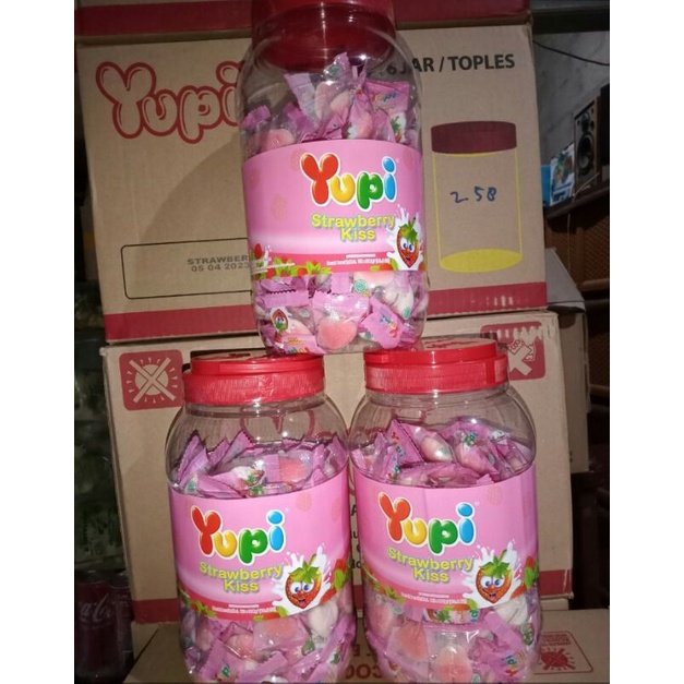 

YUPI permen love 300gram isi 125pcs/Toples