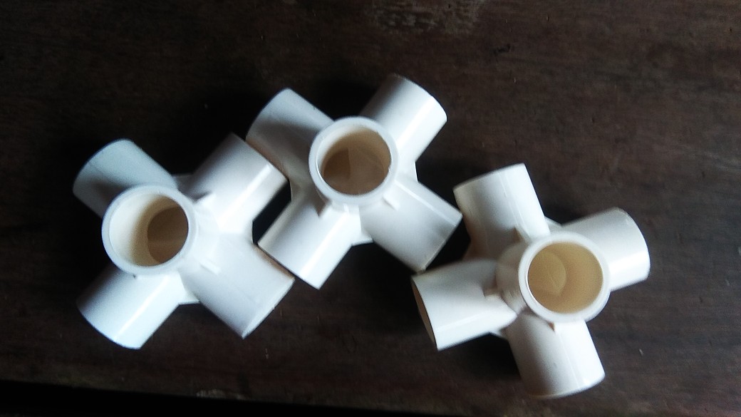 1pc Konektor Pipa Pvc 3 Arah/4 Arah Ukuran Id 20/25/32mm Untuk Od 20/25/32mm