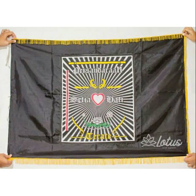 BENDERA RUMBAI PSHT BOLAK BALIK SIZE BESAR