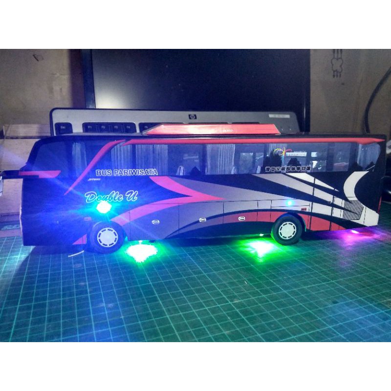 Miniatur bus RC remot control cas Double U