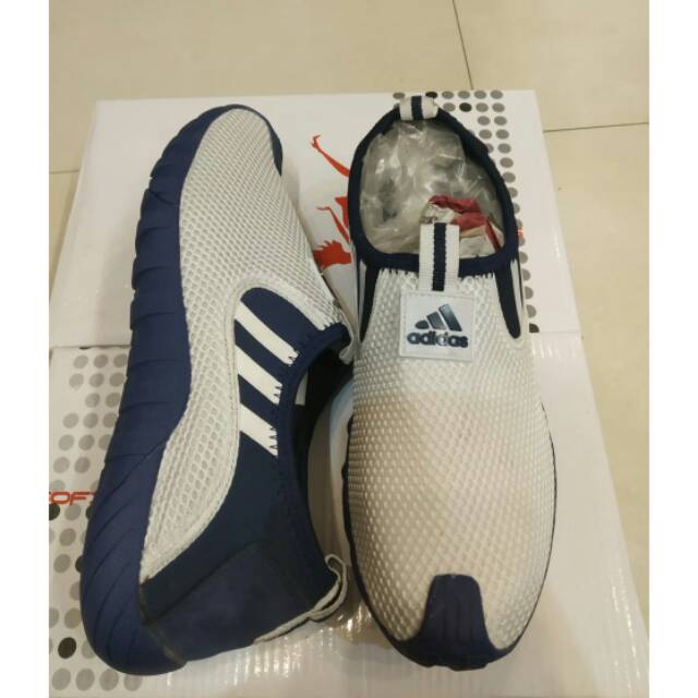 Sneaker adidas slip on