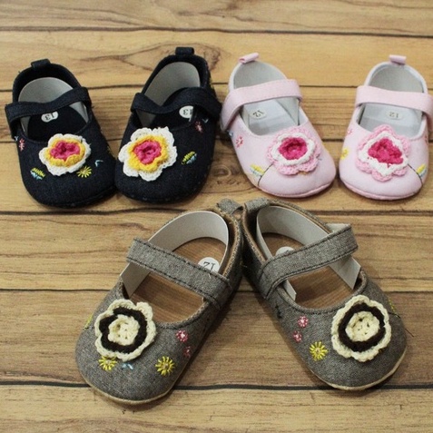 Sepatu Prewalker Casual Anti Selip Aksen Bunga untuk Bayi Perempuan 0-18 bulan Polka motif Pita Renda