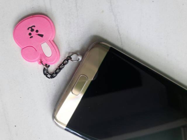 strap gantungan pluggy bt21 karakter bangtan boys kpop bts