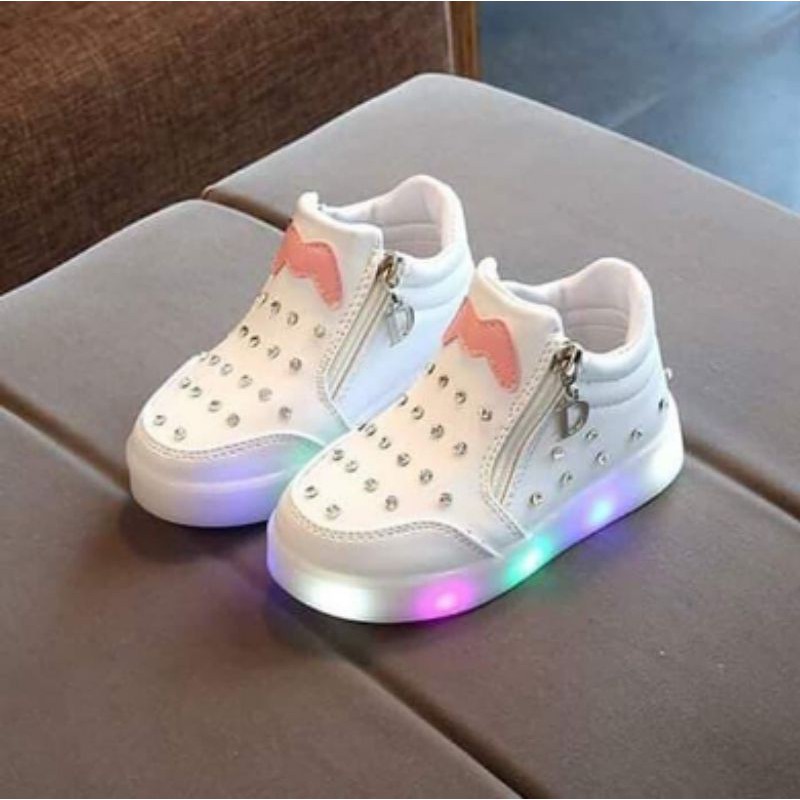 [COD] Sepatu Anak Perempuan EMMIS Sepatu Menyala Sneaker Murah  Sepatu Lampu LED Sepatu Pesta Size 26-30 Sepatu Anak Usia 2-4 Tahun