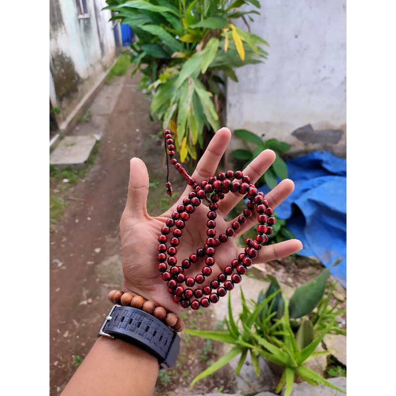 Tasbih Tali Arus merah