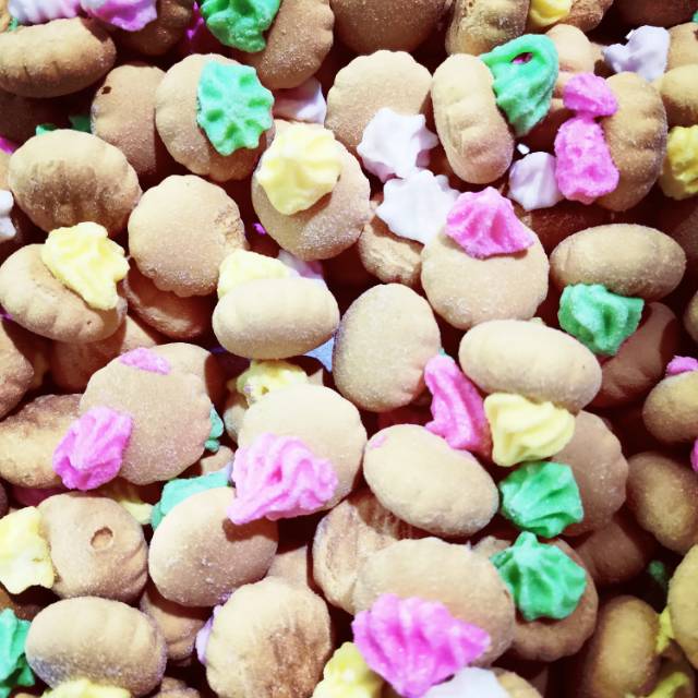 

Kue kering Gem Rose 100 gram