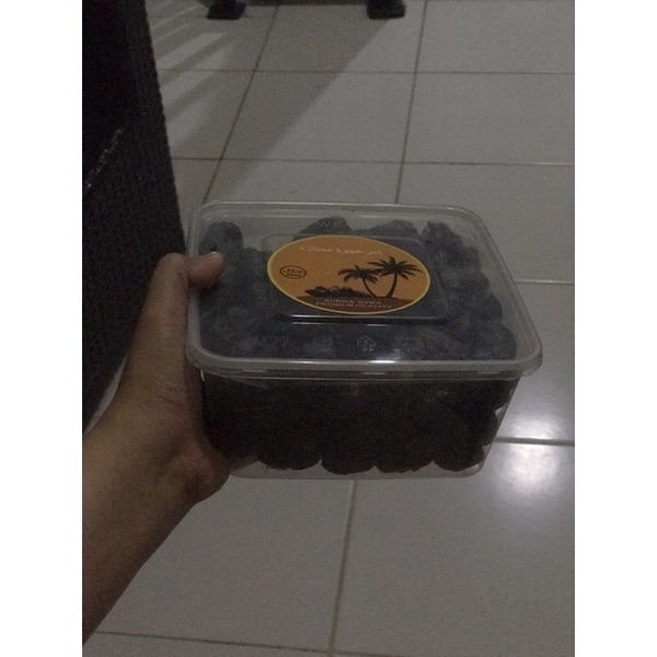 

kurma ajwa