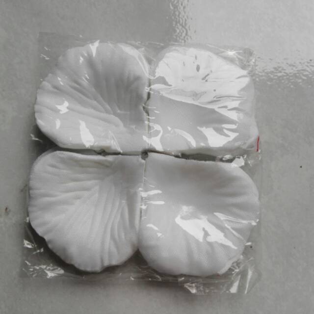 ROSE PETAL PUTIH