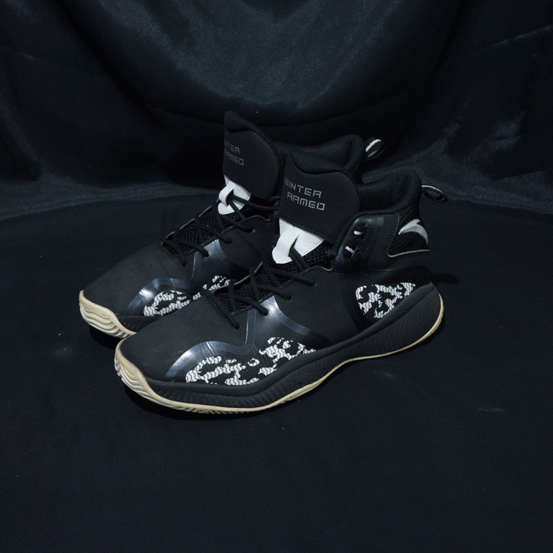 Sepatu basket anta winter original bekas