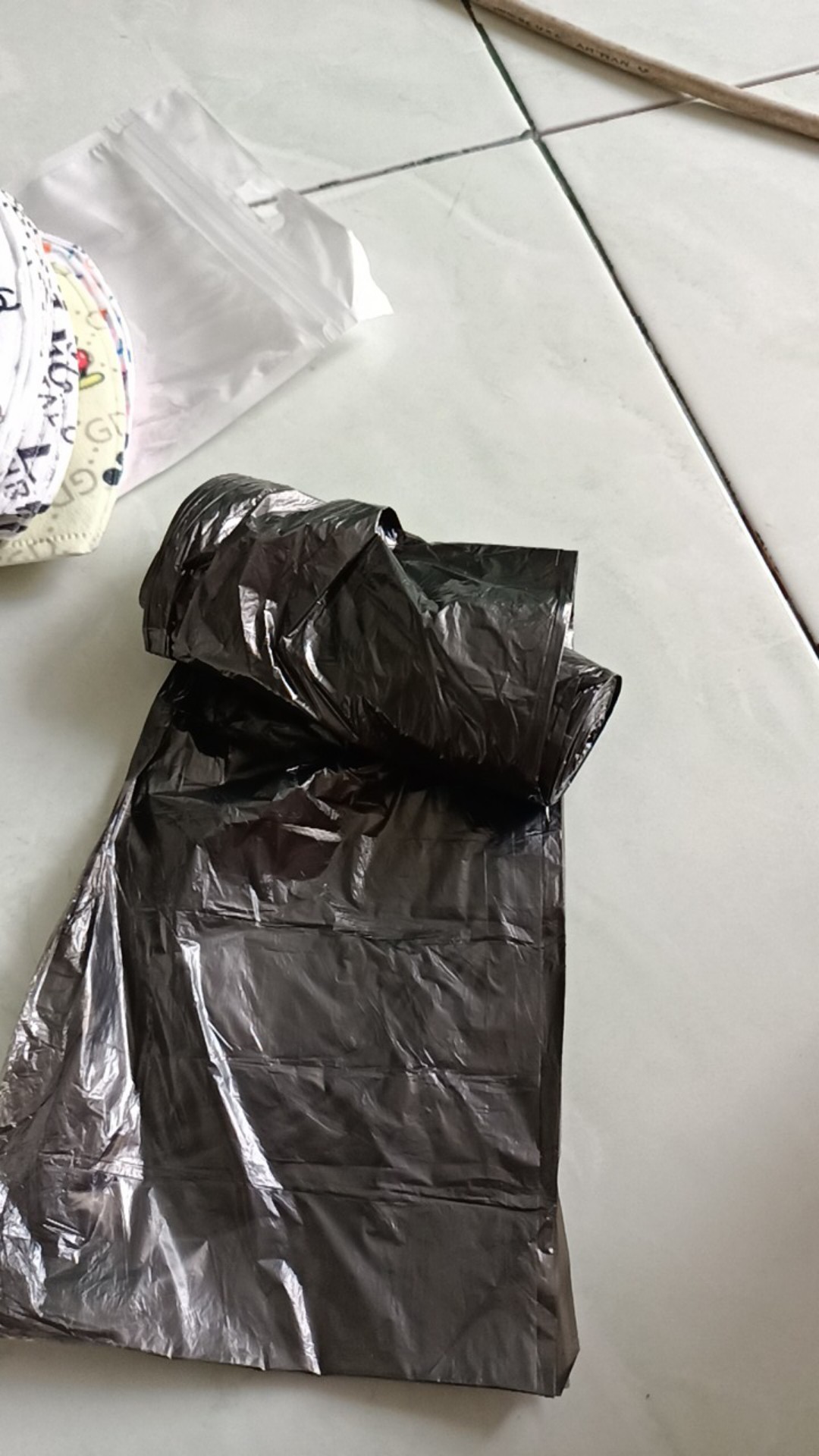 Kantong Plastik Sampah Gulung 45x50 Cm 1 Roll Isi 15 Lembar